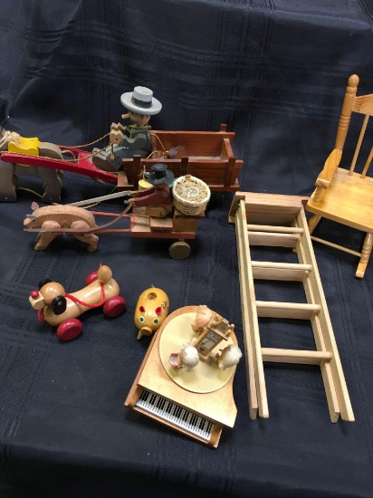 Vintage Assorted wood items. 7 pieces