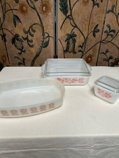 Vintage Pyrex with lids & Federal milk glass baking dishes