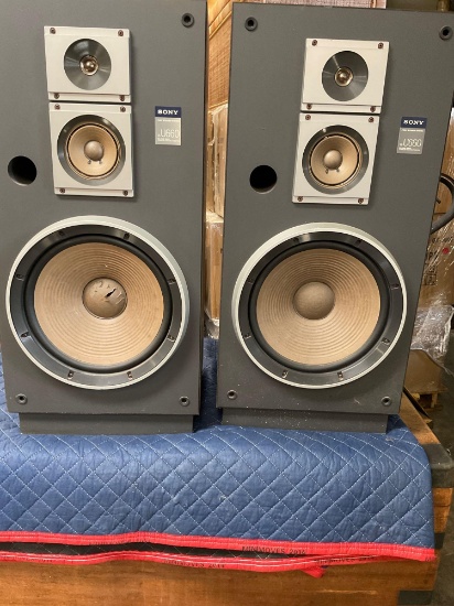 Set Sony 3 way speaker system. SS-660. Each is 31" T x 11" D one of the speaker cones is damaged.