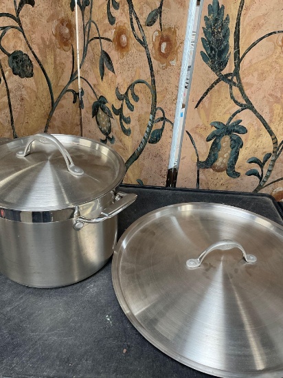 Professional Tramontina 6 qt pot with lid & 15" lid