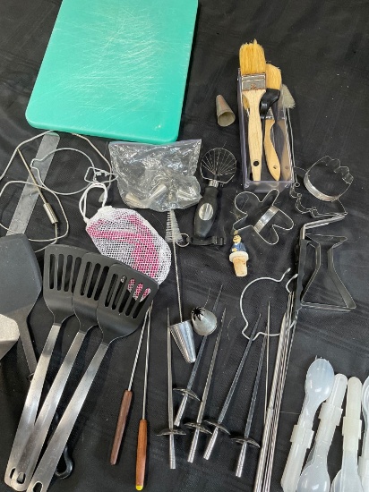 Lot of assorted kitchenware, Cutting board, Spatulas, plastic cutlery, brushes, etc. 40 pieces