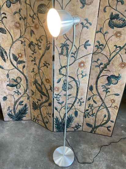 61" floor lamp. works