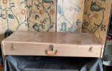 Vintage, Nash manufacturing Co Cleveland Ohio, tin/metal storage suitcase. 6