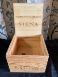 Vintage Ferrari-Carano SIENA advertising crate with lid. 9