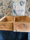 Vintage Pirets & Chateau Carbonnieux advertising crate with knob. 8