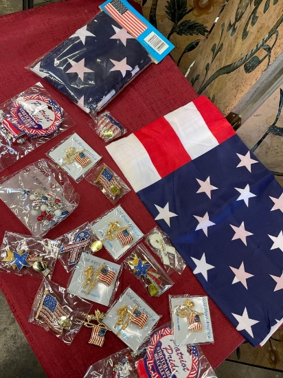 Flags, bracelets, pins. 18 pieces, majority new