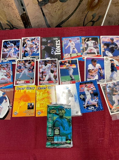 Baseball cards, assorted cards. 19 pieces