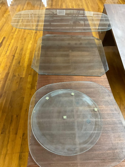 Assorted glass table tops. 4 pieces