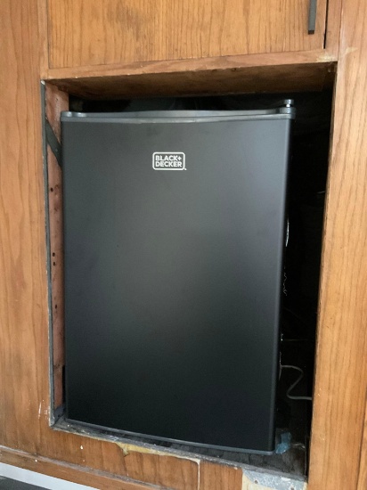 Black & Decker mini fridge