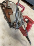 Skilsaw saw. Turned on