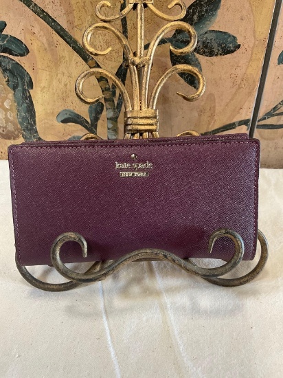 Kate Spade wallet. Looks barely used