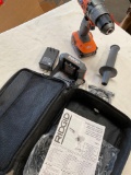 New Ridgid 18v drill / driver with handle, charger, battery & bag, (WORKS)