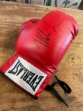Boxing Glove, Everlast signed glove