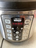 Aroma Professional Plus rice cooker, turned on