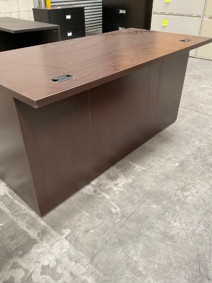 Office Desk. Model AA 4 Edge 60" x 30" x 30". See second pic for more product info.