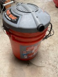 The Home Depo bucket with bucket head wet/dry power head. WORKS