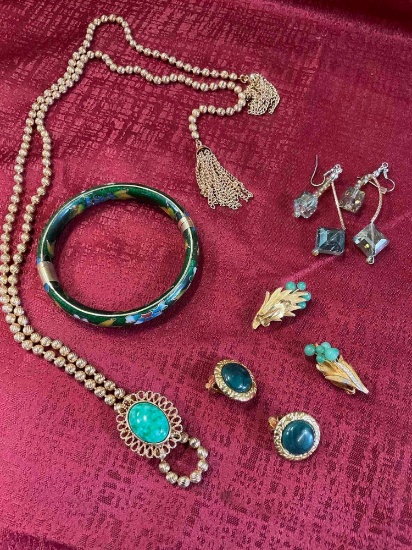 Costume jewelry. Necklace, earrings, bracelet. 5 pieces