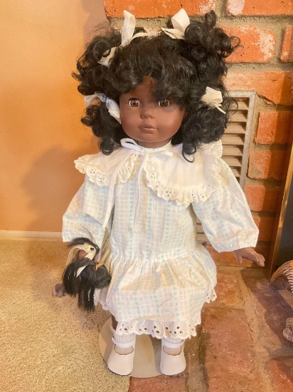 Vintage/collectable, 18" Got Z Puppe doll with stand.
