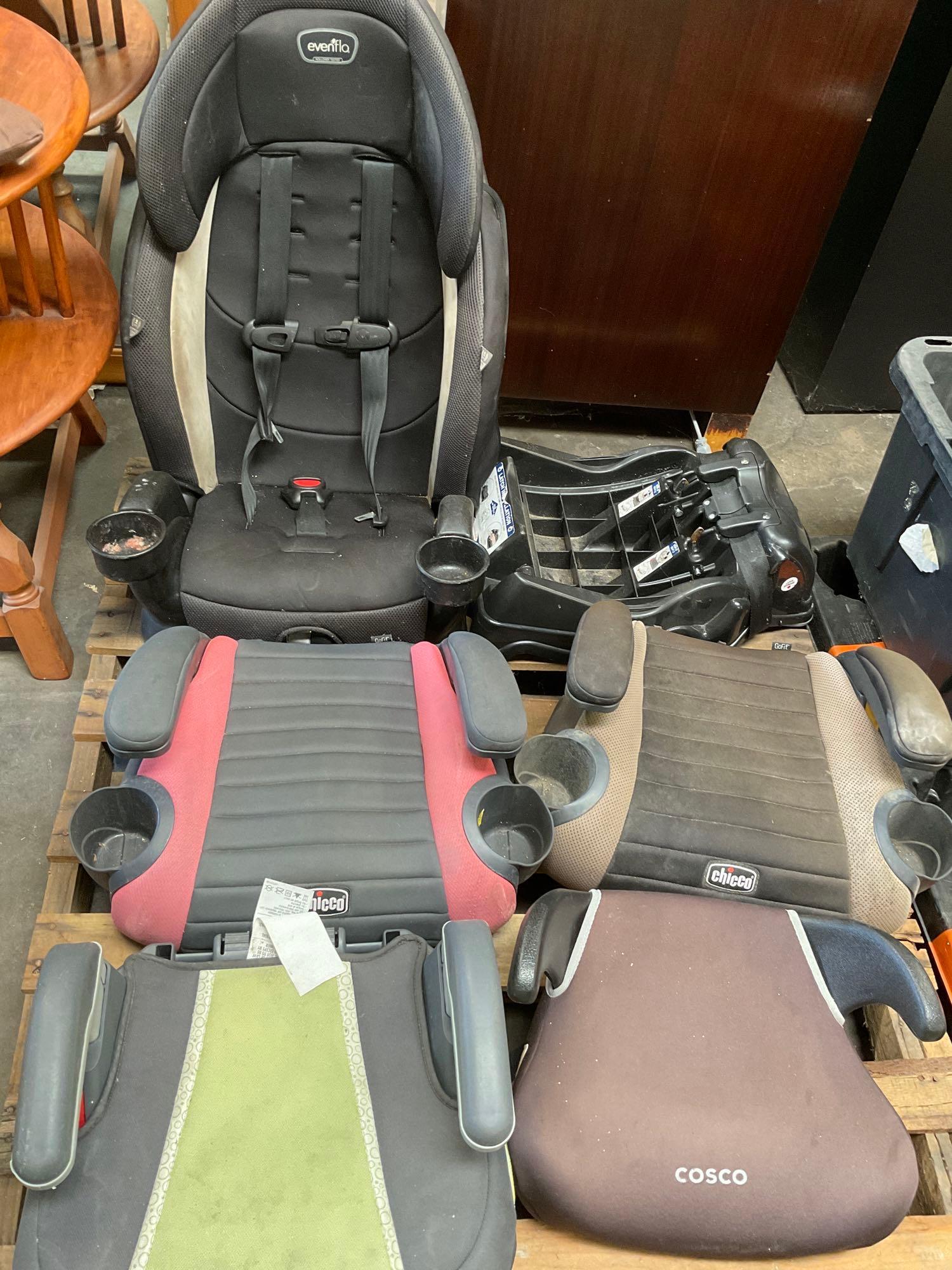 1)Evenflo high back booster seat 1) car seat base | Proxibid