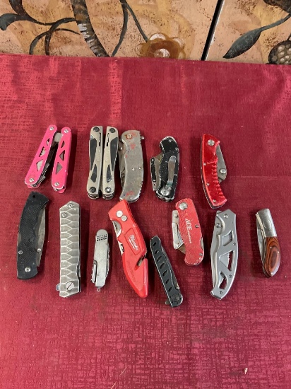 Assorted foldable knives, box cutters multi uses tools. 13 pieces