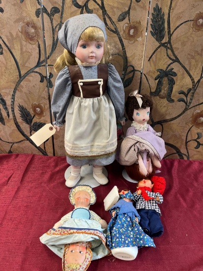 Assorted vintage dolls. 5 pieces