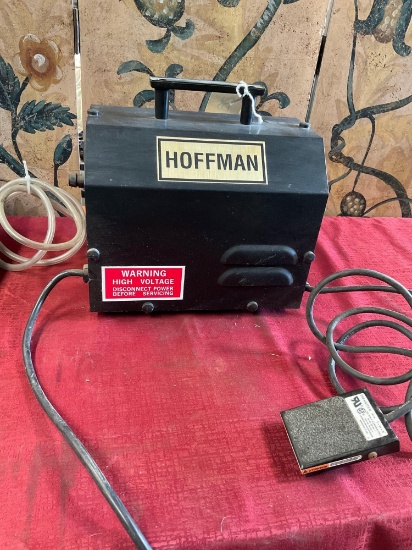 Hoffman model Gem-1 jewelry steamer cleaner. Turned on