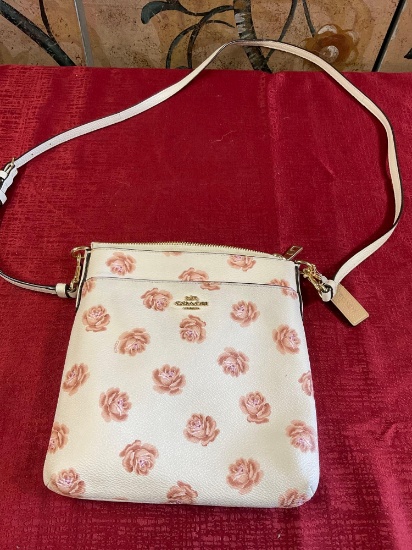 Coach purse, zipper works, good condition
