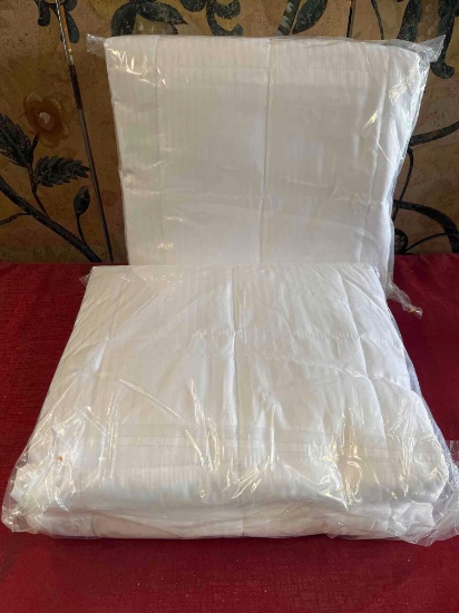 New 48" x 81" Delta blankets. 2 pieces
