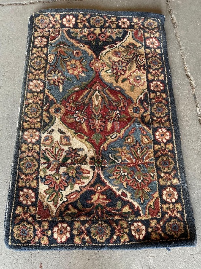 Hand Tufted carpet 44" x 28"