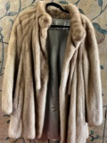 Bullocks Wilshire coat. Seems to be a M/L. Very good condition