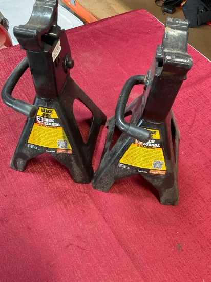 Black Jack 3 ton jack stands. 2 pieces