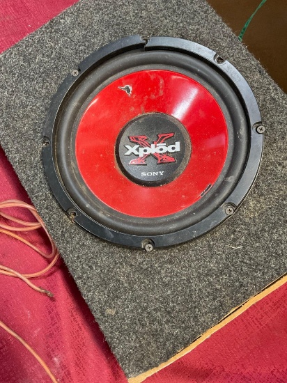 10" Xplod subwoofer. Box 16" x 12" x9"