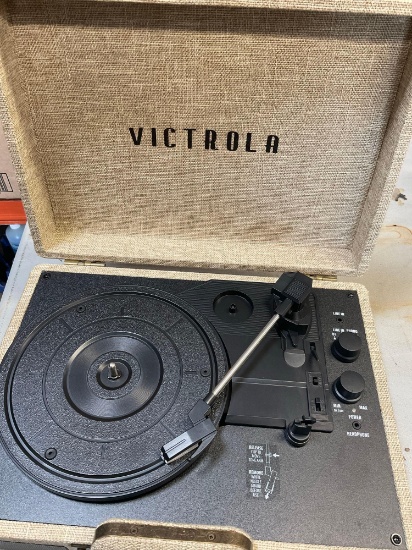 Victrola portable suitcase record player. Untested no cords