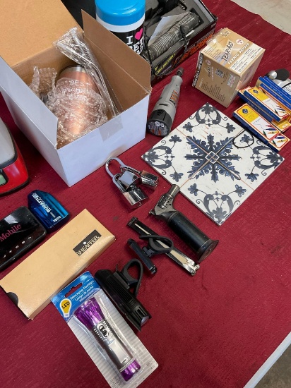 Lot. Assorted items
