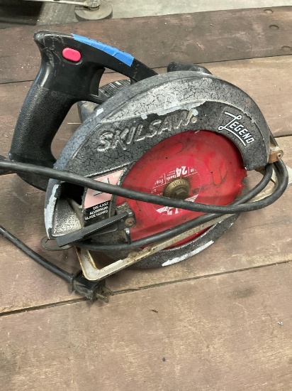 Skilsaw Legend electrical circular saw, turned un