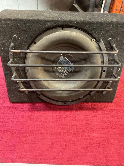 10" Pyramid Hyper Pro subwoofer. Box 11" 15" x 5"