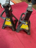 Black Jack 3 ton jack stands. 2 pieces