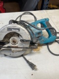Makita saw, turned on
