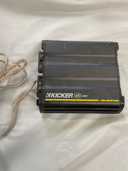 Kicker CC 300.1 amplifier