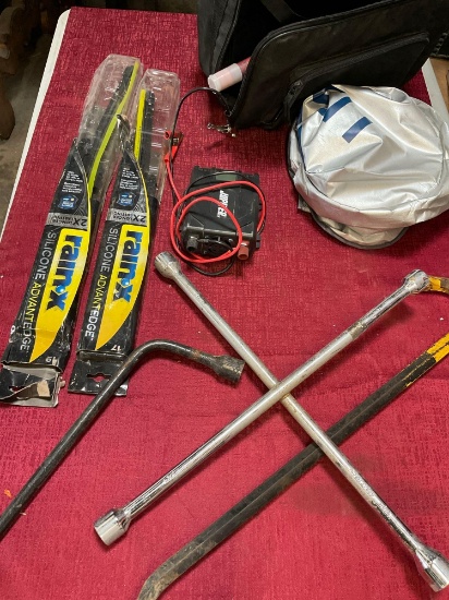 Car items. 8 pieces