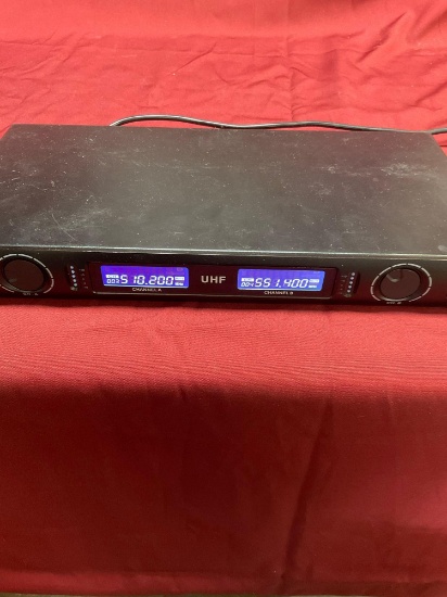 Technical Pro WM1352 wireless microphone recorder, turned on