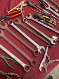Assorted tools. 32 pieces