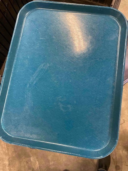 Plastic food trays, 18" x 14", 36 pieces