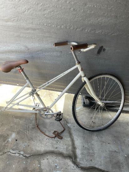 Windsor bicycle, missing parts