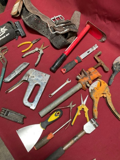 Assorted tools/ items. 18 pieces