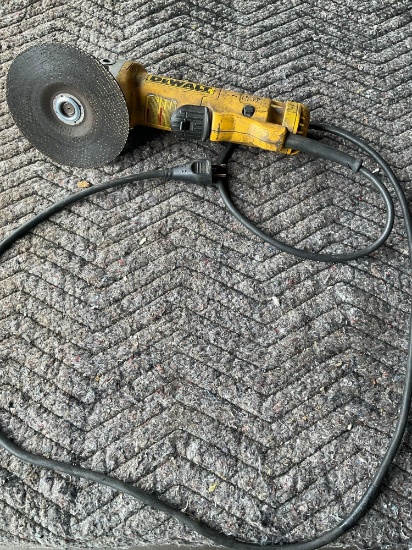 Dewalt 4 1/2" angle grinder, works