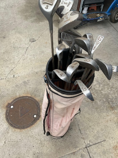 Golf bag and 18 golf clubs