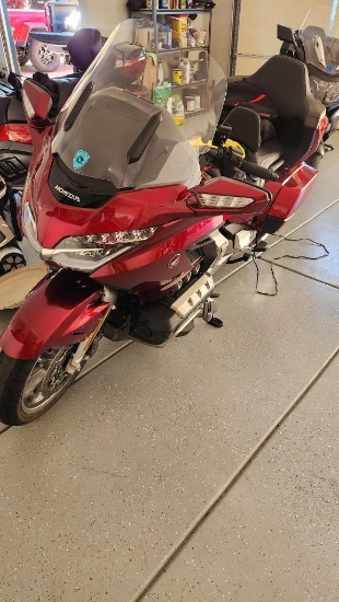 2018 Honda DCT Goldwing M/C, Runs & Drives, 10,798 miles, XL Helmet & Honda bags, included. See all