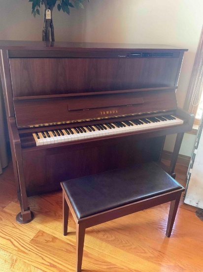 JUST ADDED, Yamaha Player Piano, Disklavier system with music disks & bench, Works & Sounds Great !!
