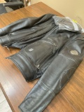Harley Davidson, Mens Leather motorcycle Jacket, size Large, and gloves